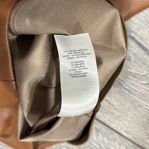 • Aritzia / Wilfred • Women’s Elaine Pant High-waisted, flared Vegan Leather 6 - Picture 7 of 7